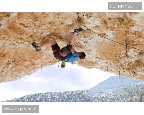 重庆攀岩队的奋斗与突破:一段激励人心的攀岩历程纪实 重庆攀岩队的奋斗与突破:一段激励人心的攀岩历程纪实